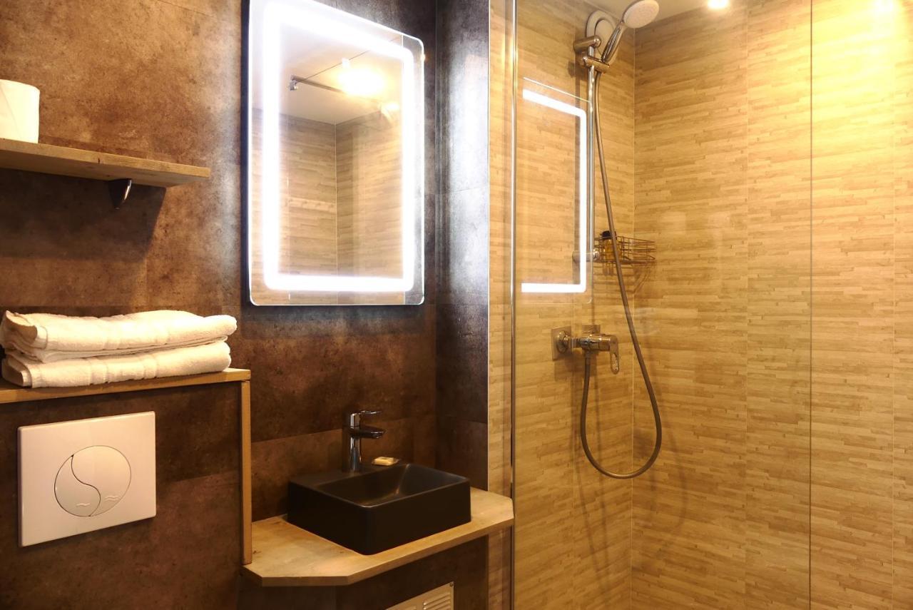 Contact Hotel Le Provencal Bordeaux Lac エクステリア 写真