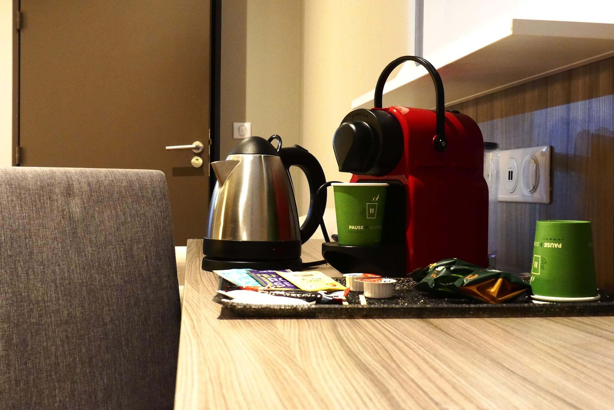 Contact Hotel Le Provencal Bordeaux Lac エクステリア 写真