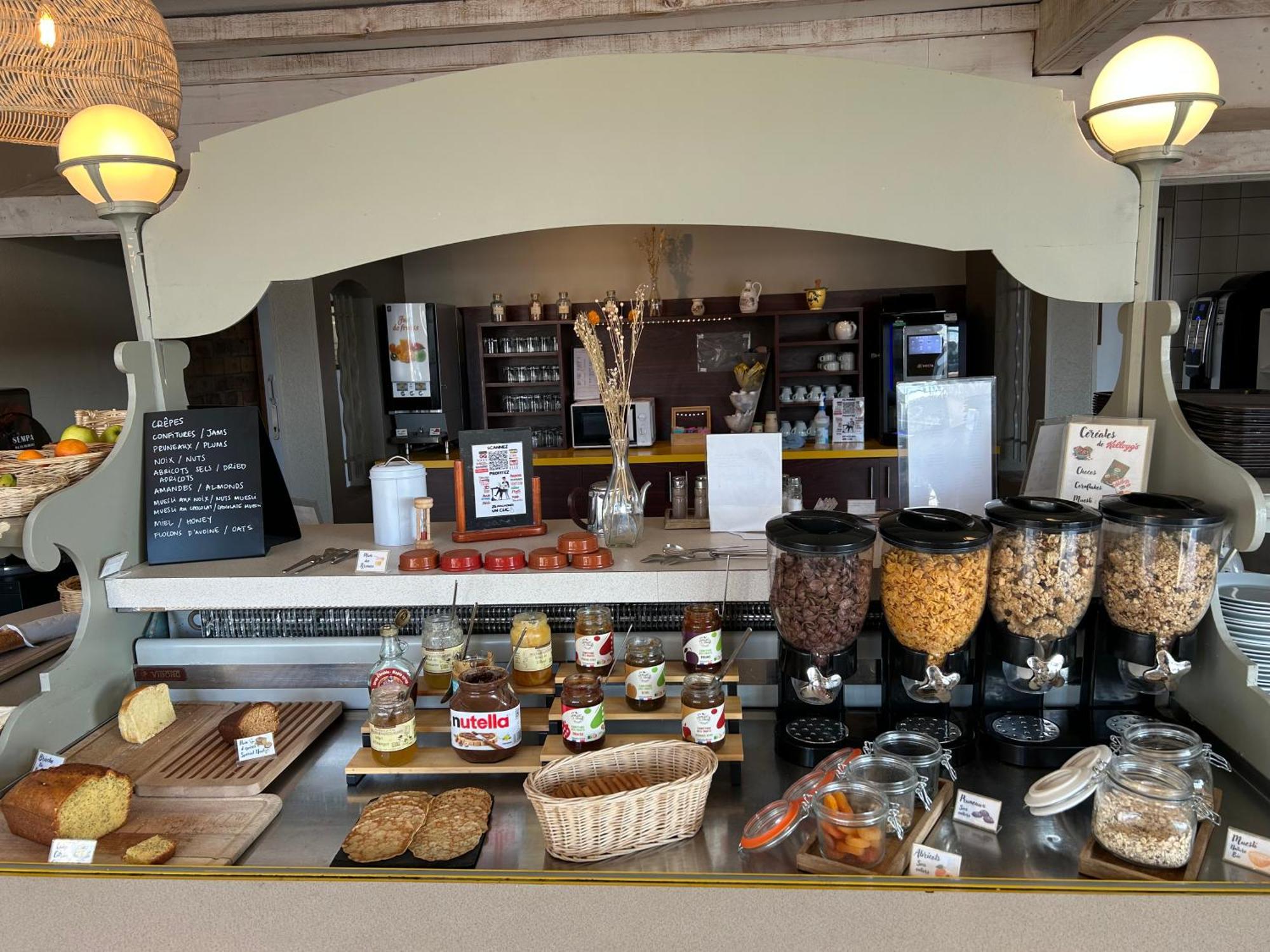 Contact Hotel Le Provencal Bordeaux Lac エクステリア 写真